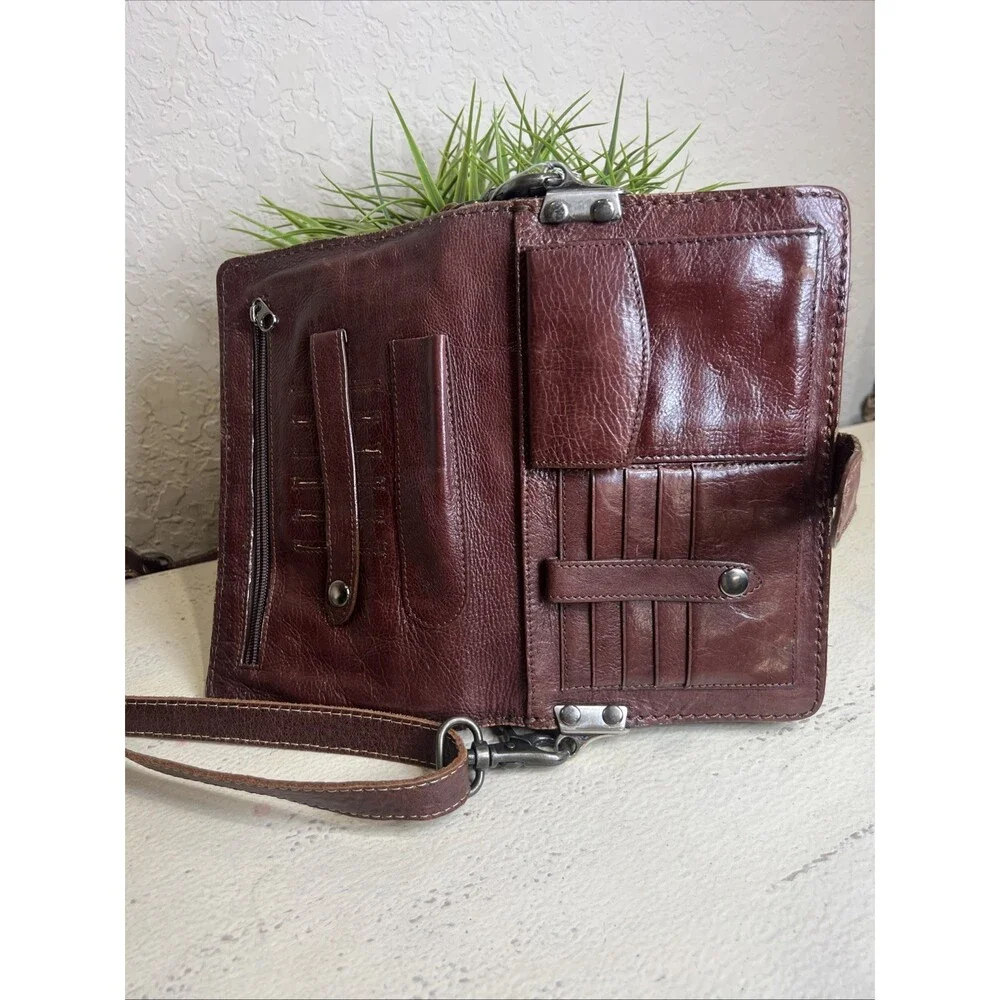 Vintage Mancini Leather Envelope Style Leather Crossbody Handbag With Lock/Key